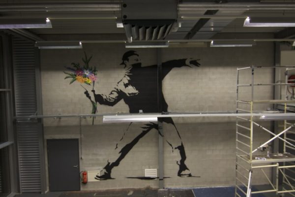 Banksy maleri igennem Graffitinetwerk