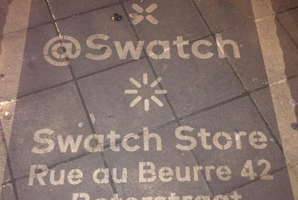 Swatch graffiti inversé