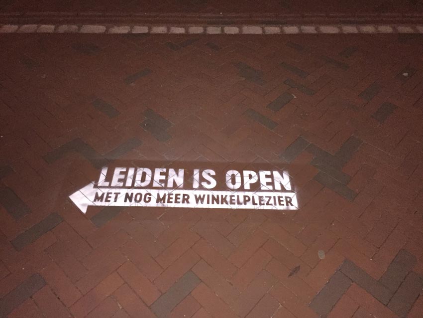 Publicidade de rua Município de Leiden
