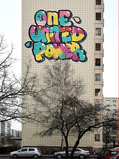 Equipo de arte callejero 1UP en Berlín