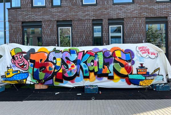 Giornata delle porte aperte del muro di graffiti Boskalis