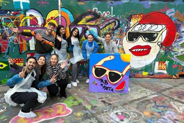 Luxottica graffitiworkshop bij NDSM