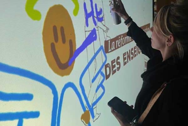 Digitale graffiti wand tijdens event in Luik