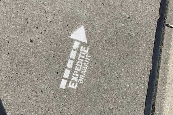 Tijdelijke straatreclame rond event in Oisterwijk