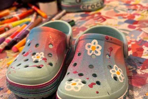 Crocs customizing & photobooth