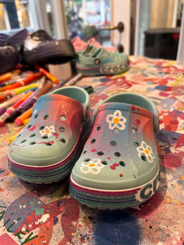 Crocs customizing & photobooth