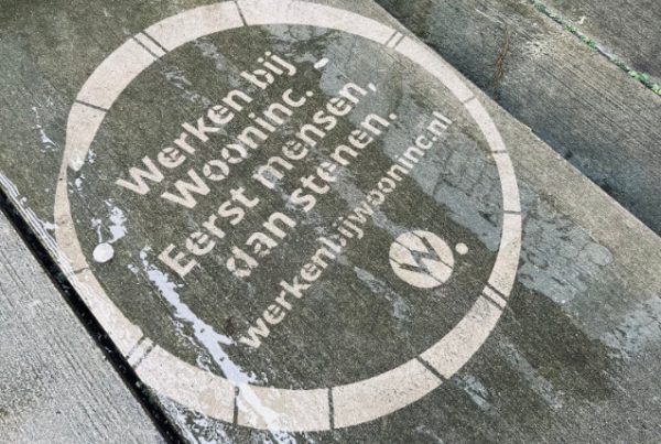 Reverse graffiti campagne Wooninc