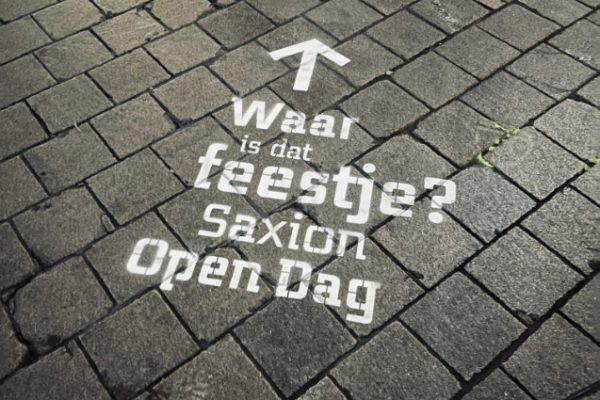 Tijdelijke straatreclame Saxion open dag