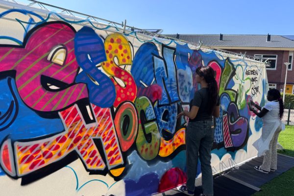 Graffiti tijdens buurtfeest Rozenburg