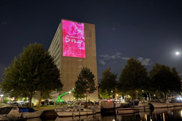 Buitenprojectie albumrelease Ed Sheeran