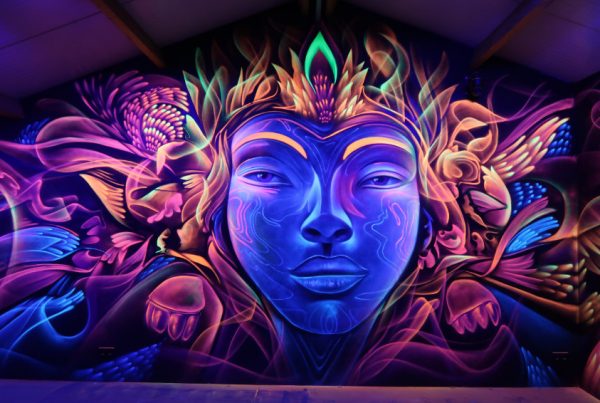 Blacklight murals SOS glowgolf