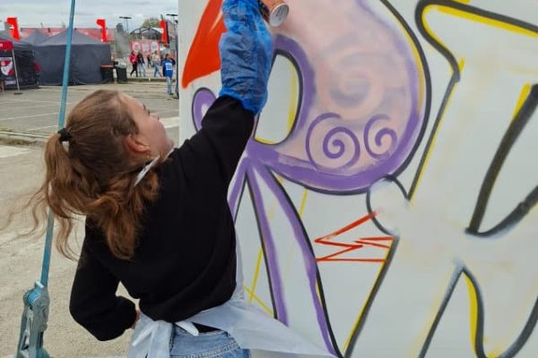 b4235588-c61c-4cc5-bd68-267938f2cdbf