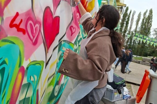 b4f3679d-20cd-4549-a448-e0d92391fbb2